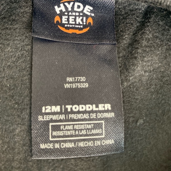 Hide And Eek! Kids glow in the dark Fleece Skeleton PJs Black and Green 12 M NWT - Picture 4 of 6